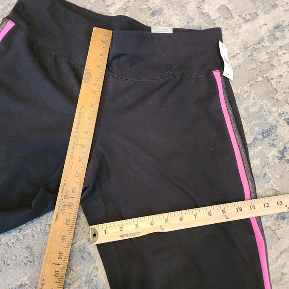 NWT Lane Bryant Black Yoga pants. Pink silver sparkle stripe. Size 14/16. 1X - Picture 8 of 15